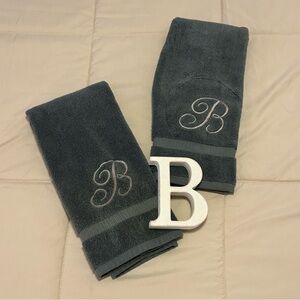 Lot of monogram ‘𝗕’ items